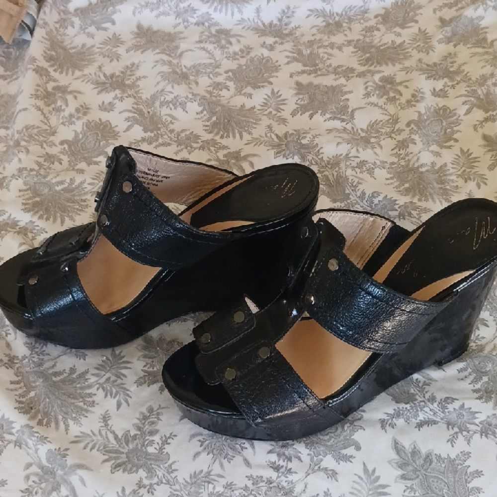 Marc Fisher Black Wedge. Great Condition. Size 6.5